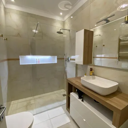Gaglian's 4* Como
