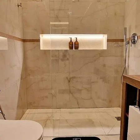 Gaglian's 4*